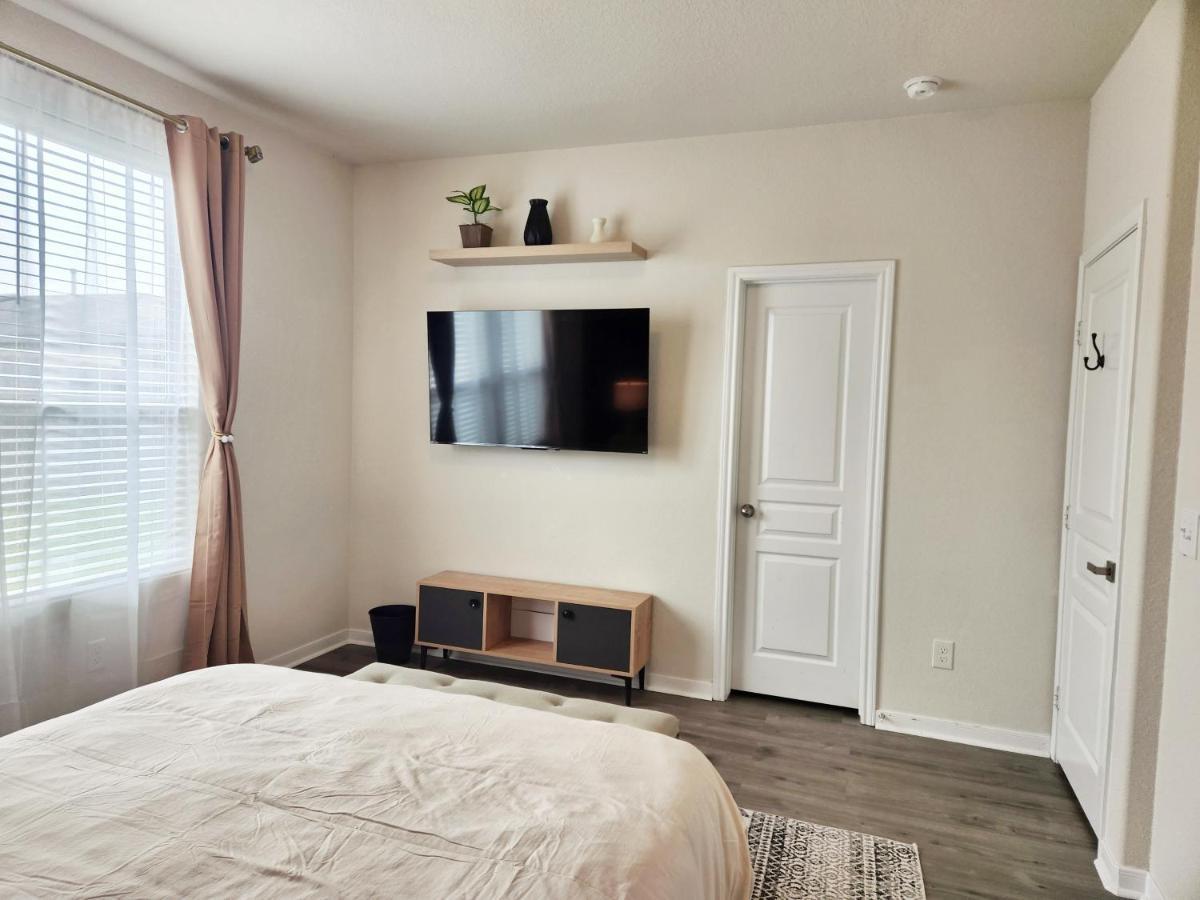 4 Bedroom Home Near Downtown Med Center Nrg Stadium Pearland Skyview Long By Ion Rentals Houston Eksteriør billede