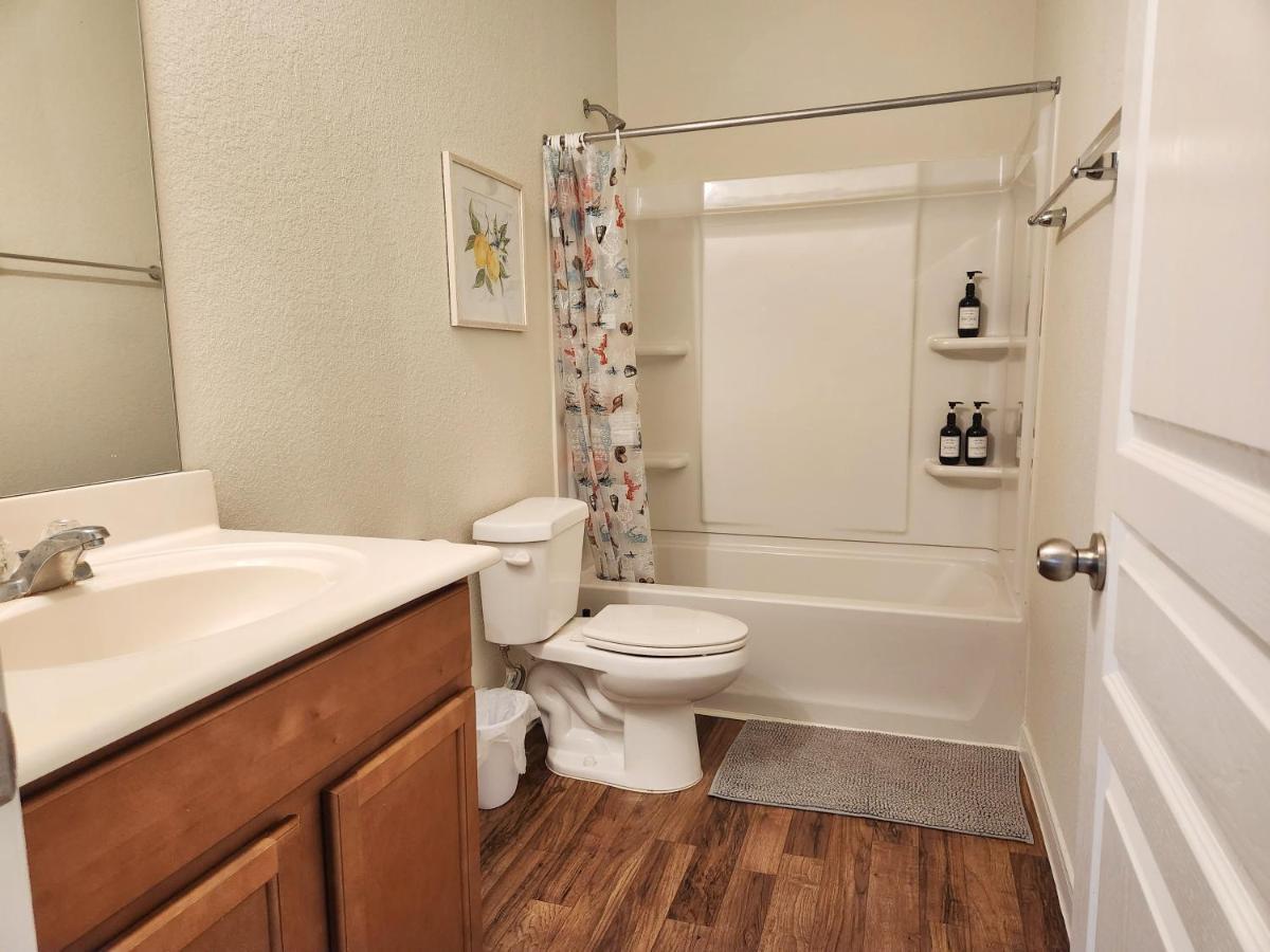 4 Bedroom Home Near Downtown Med Center Nrg Stadium Pearland Skyview Long By Ion Rentals Houston Eksteriør billede