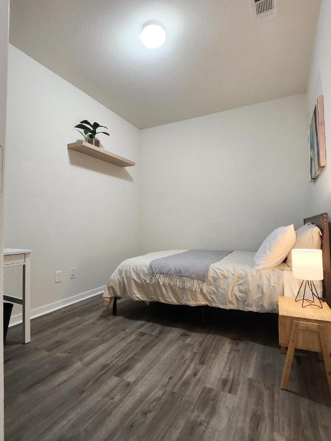 4 Bedroom Home Near Downtown Med Center Nrg Stadium Pearland Skyview Long By Ion Rentals Houston Eksteriør billede