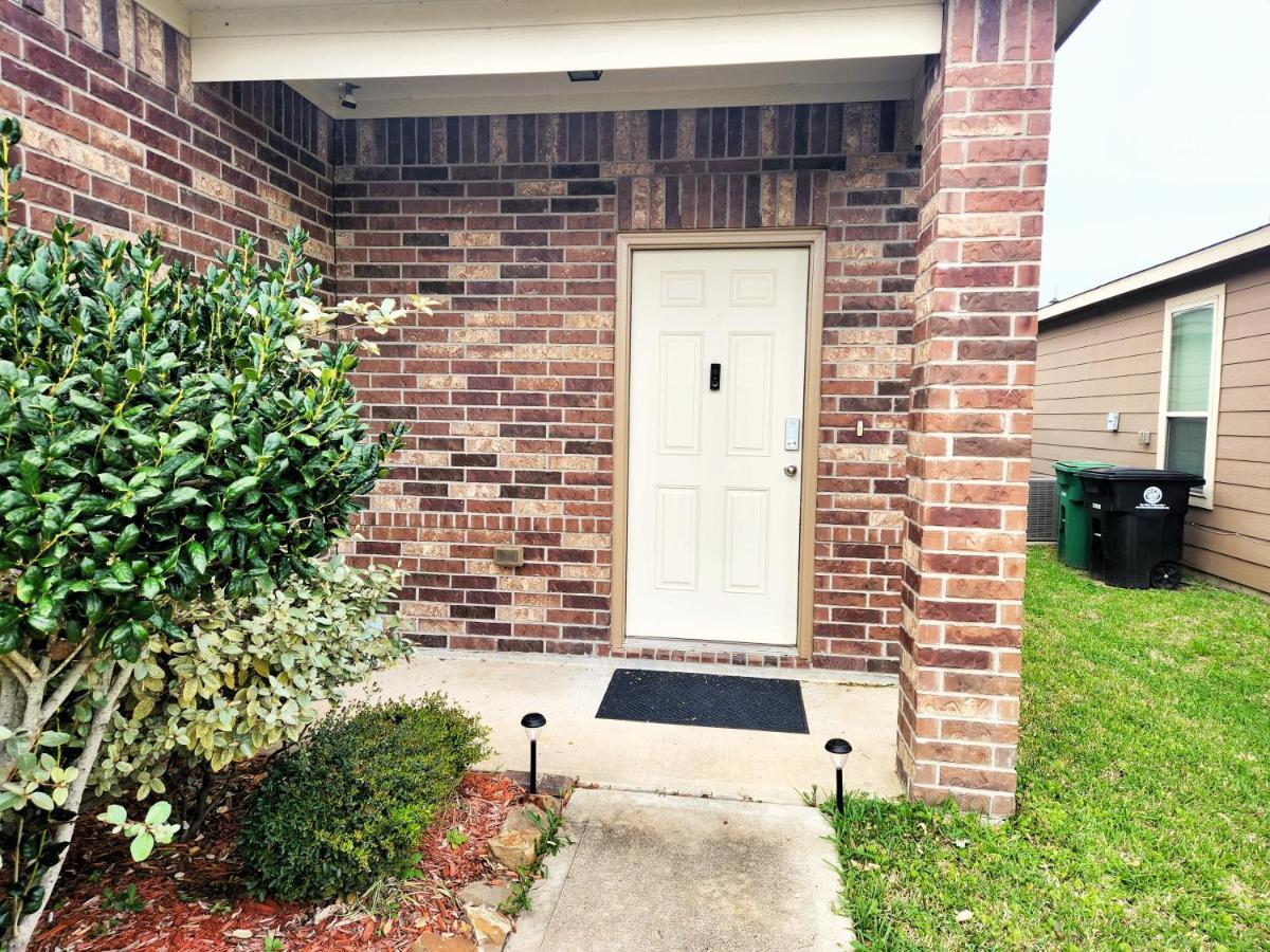 4 Bedroom Home Near Downtown Med Center Nrg Stadium Pearland Skyview Long By Ion Rentals Houston Eksteriør billede