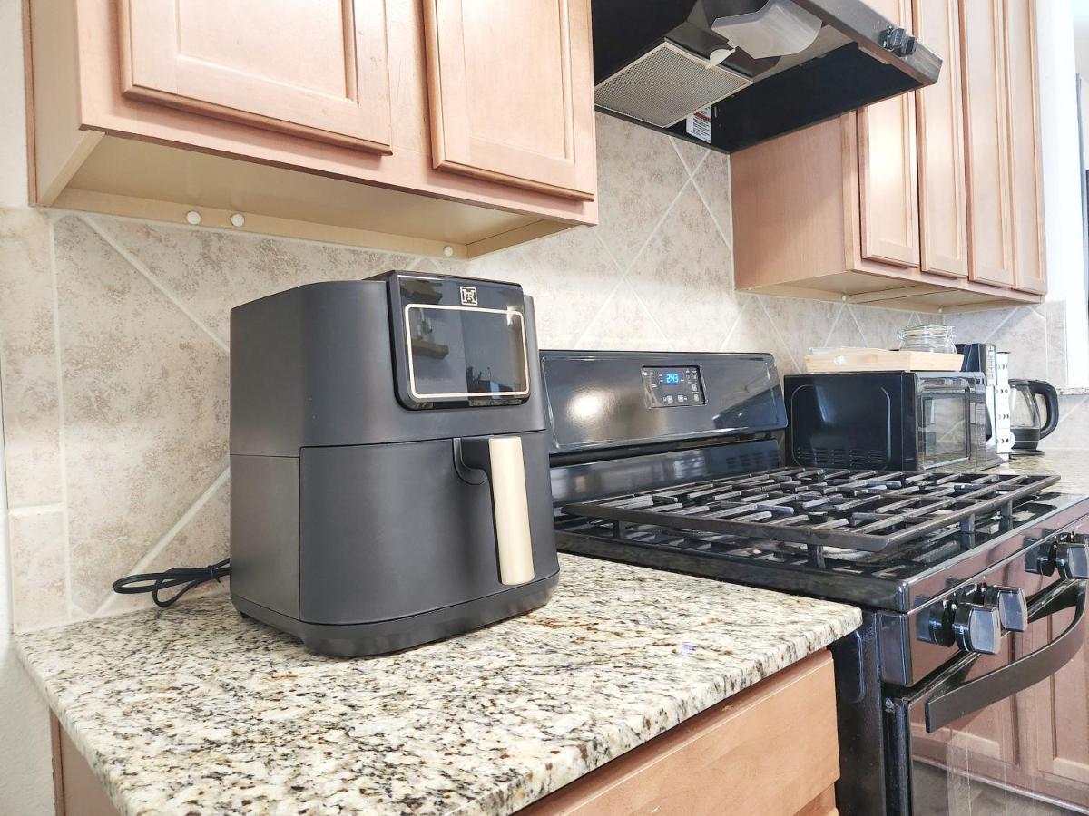 4 Bedroom Home Near Downtown Med Center Nrg Stadium Pearland Skyview Long By Ion Rentals Houston Eksteriør billede