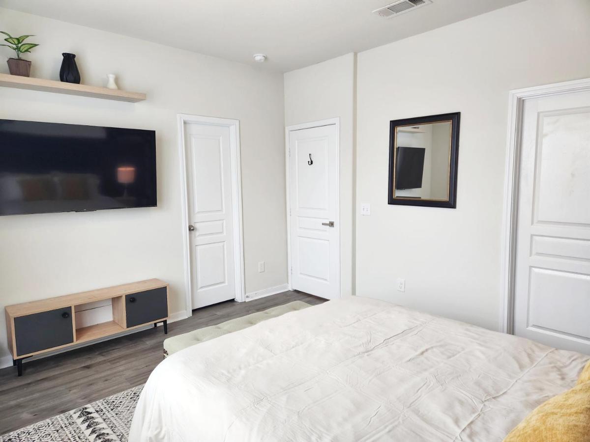 4 Bedroom Home Near Downtown Med Center Nrg Stadium Pearland Skyview Long By Ion Rentals Houston Eksteriør billede